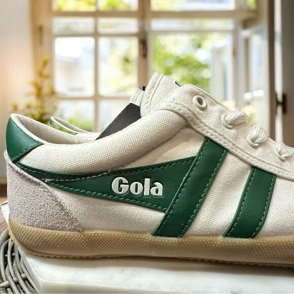 Athletic_Shoes